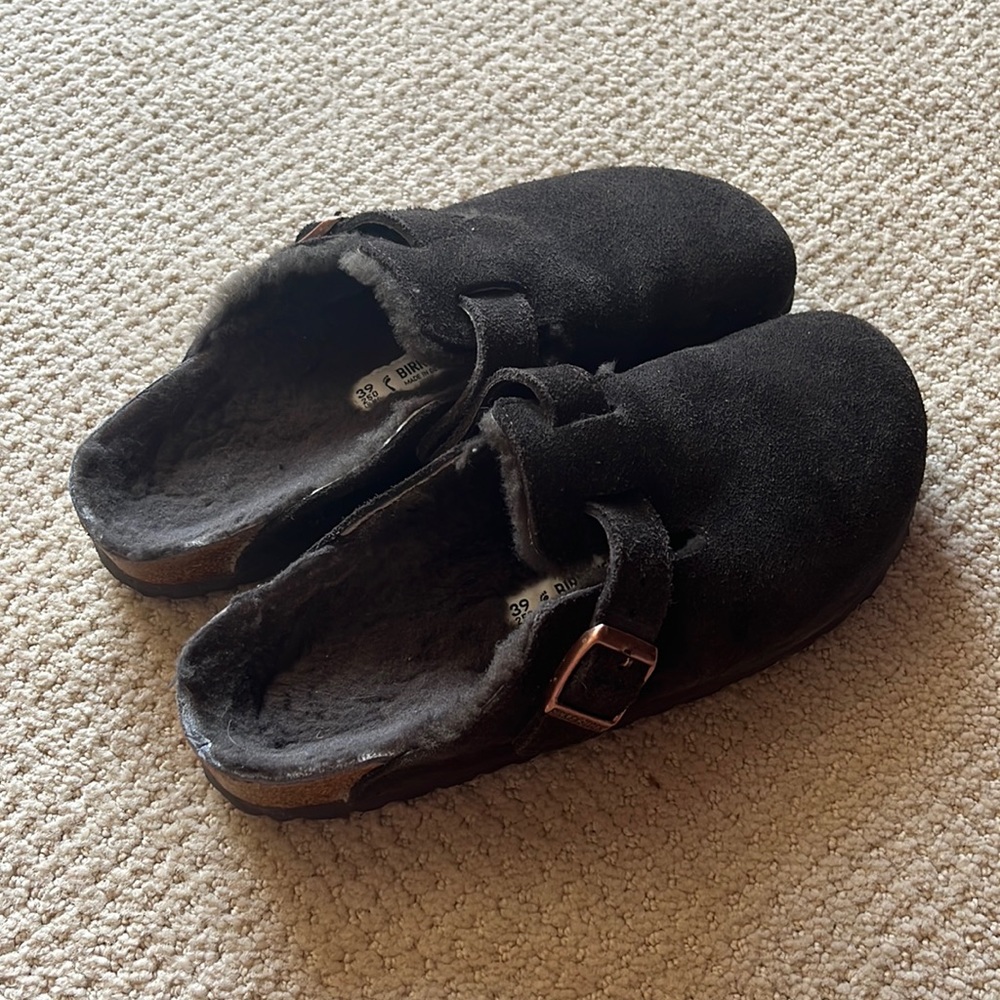 BIRKENSTOCK BOSTON CLOGS - LIKE NEW CONDITION